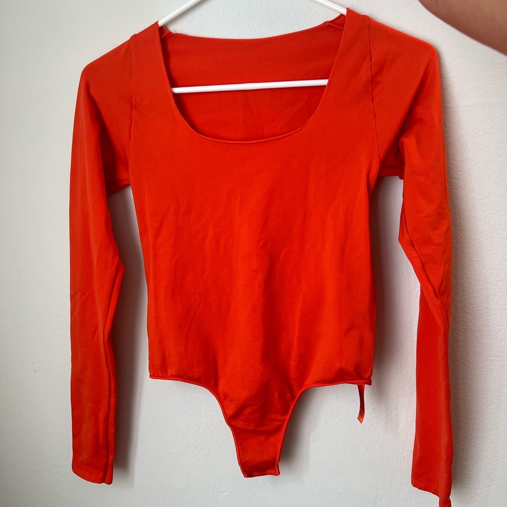 SKIMS Fits Everybody Long Sleeve Scoop Bodysuit
